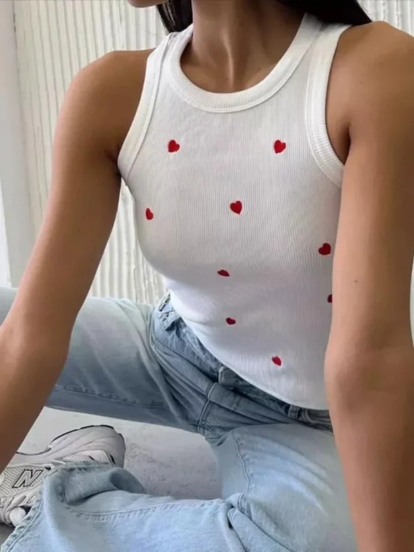 بلوزة نسائية بدون أكمام مطبوعة بقلوب