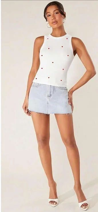 بلوزة نسائية بدون أكمام مطبوعة بقلوب