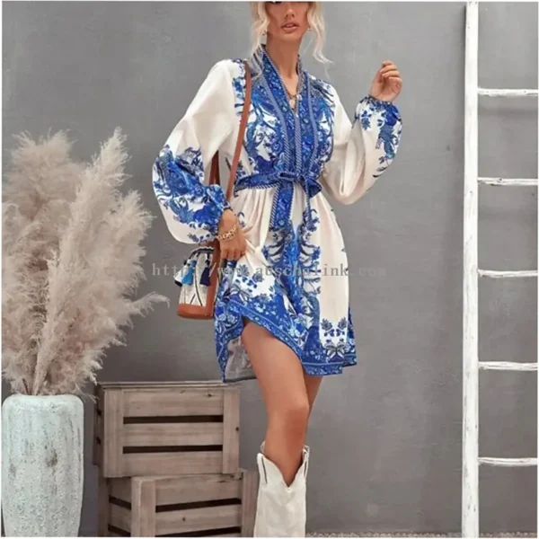 فستان كاجوال بأكمام طويلة ورقبة على شكل حرف V