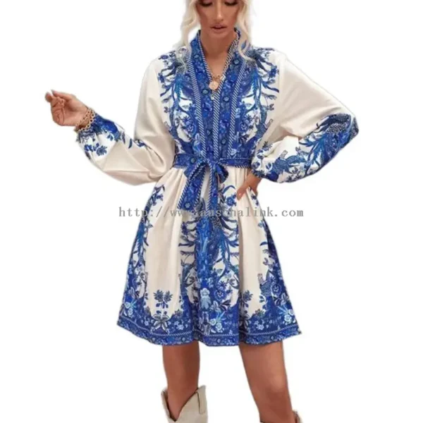 فستان كاجوال بأكمام طويلة ورقبة على شكل حرف V